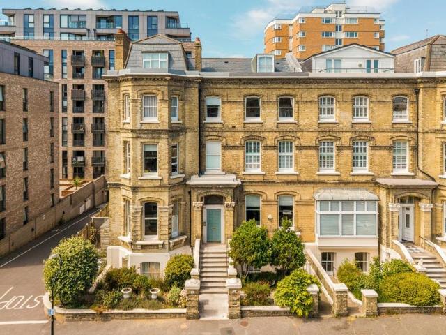 Flat for sale in Aldrington
