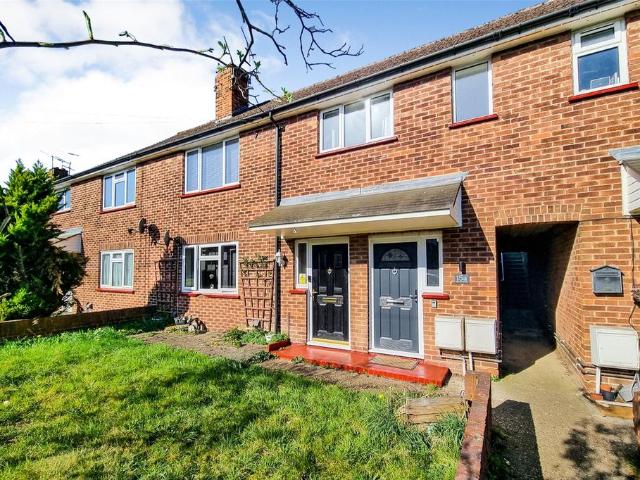 Flat for sale in Westborough, Surrey