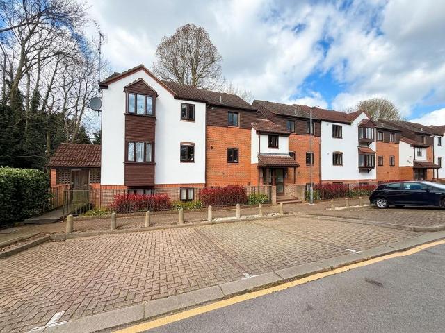 Flat for sale in Greater London