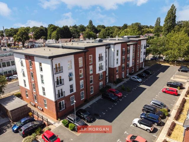 Flat for sale in Stirchley, West Midlands
