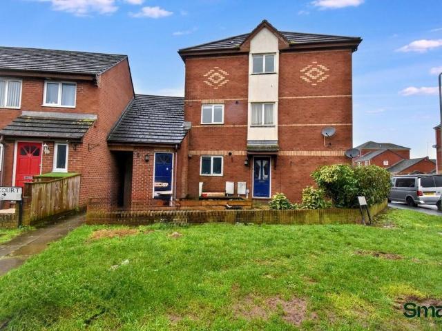 Flat for sale in Watergate, Devon