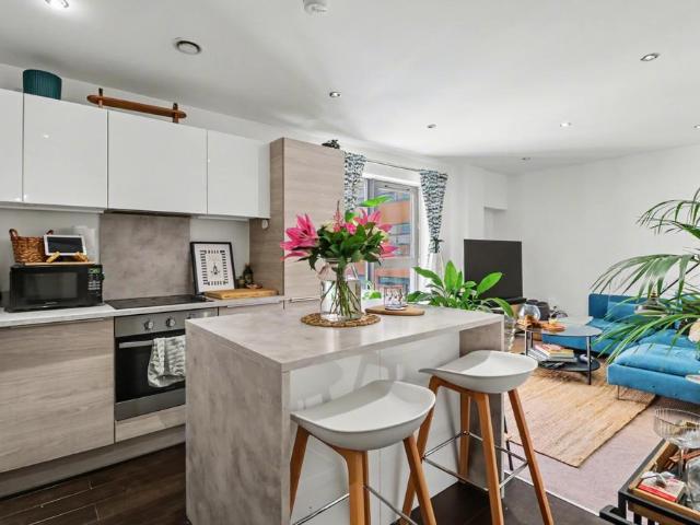 Flat for sale in Georgia, Greater Manchester