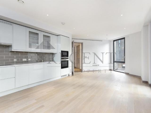Flat for sale in Wandsworth, Greater London