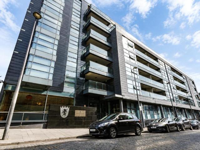 Flat for sale in Chinatown, Calderstones