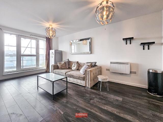 Flat for sale in Slough