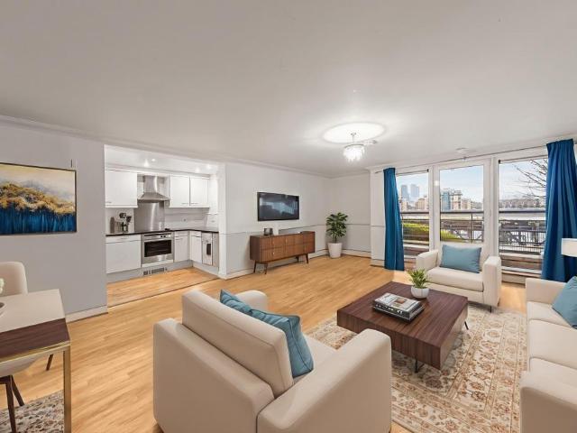 Flat for sale in Millennium Quay, Greater London