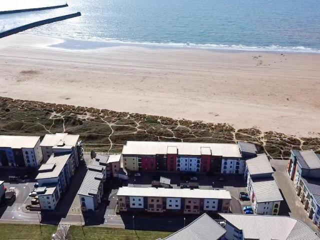 Flat for sale in SA1 Swansea Waterfront, Nangreaves