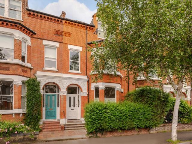 Flat for sale in Dulwich Village, Greater London