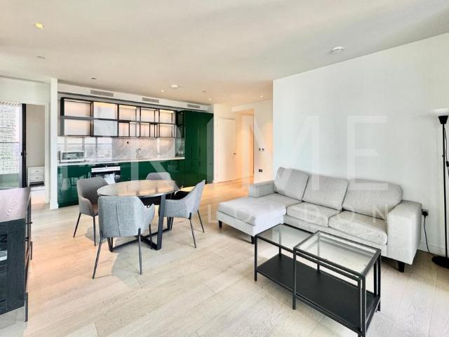 Flat for sale in Canary Wharf, Greater London