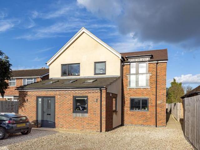 Flat for sale in Evershot, Oxfordshire
