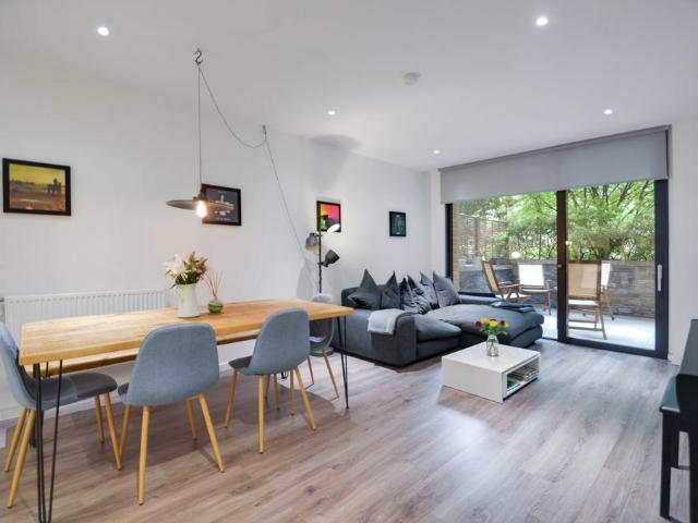 Flat for sale in St. George in the East, Whitechapel