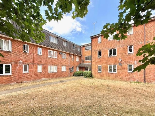 Flat for sale in North Watford, Watford