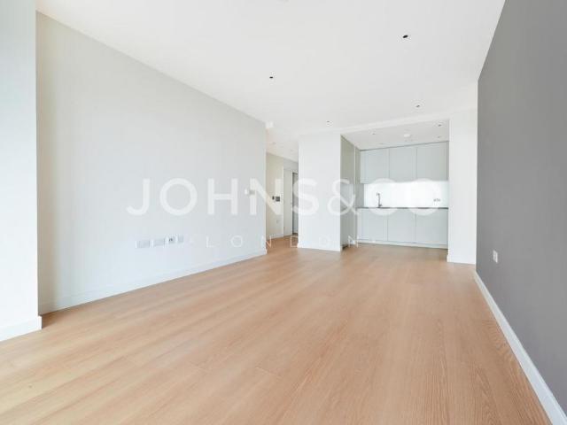 Flat for sale in Greenwich Peninsula, Greater London