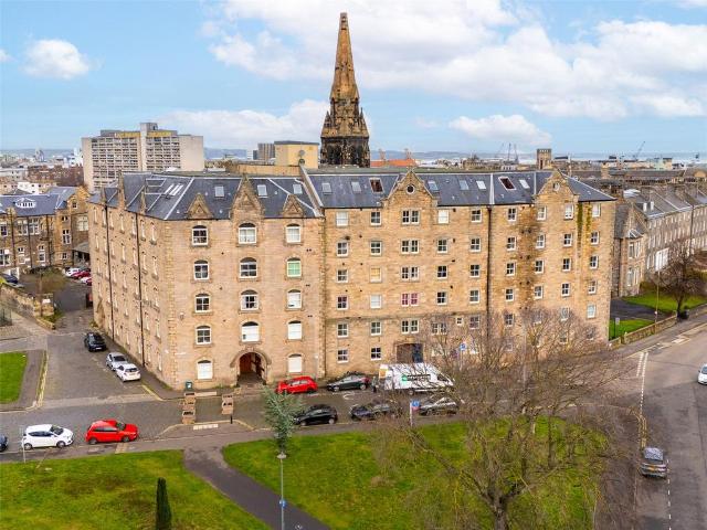Flat for sale in Leith Links, Scotland