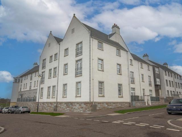 Flat for sale in Chapelton, Scotland