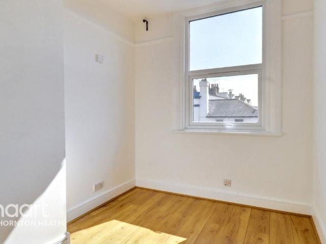 Flat for sale in London Borough of Croydon, Greater London