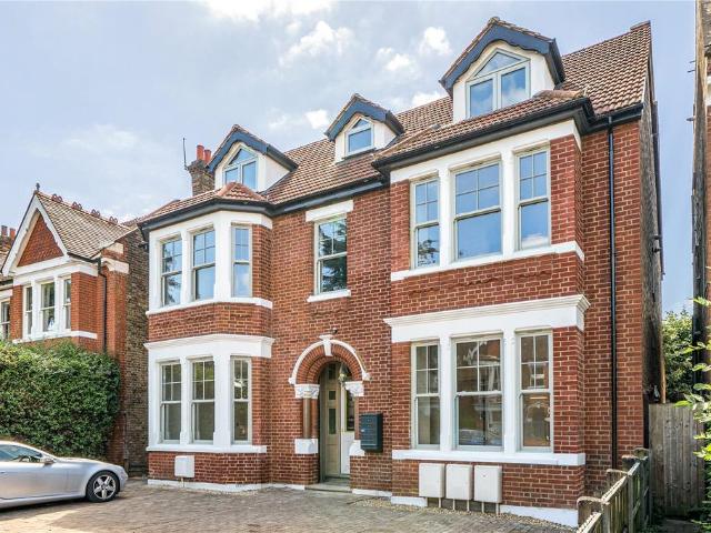 Flat for sale in London Borough of Ealing, Greater London