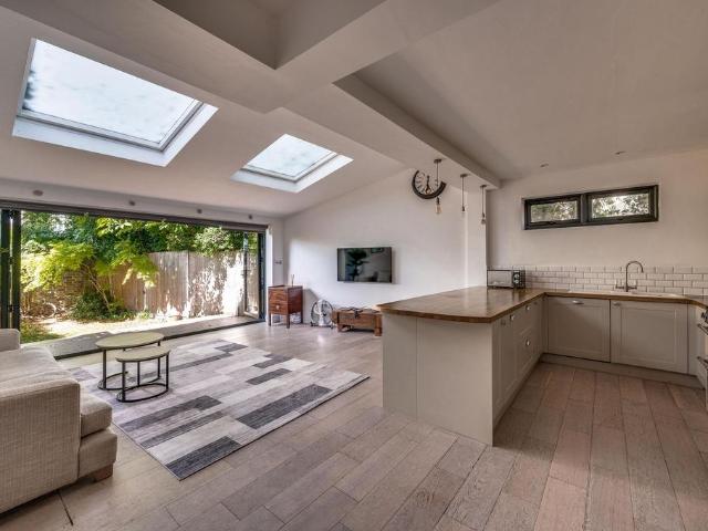 Flat for sale in Shepherd's Bush, Isle Of Man