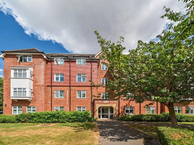Flat for sale in Mapledurwell, Priest Down