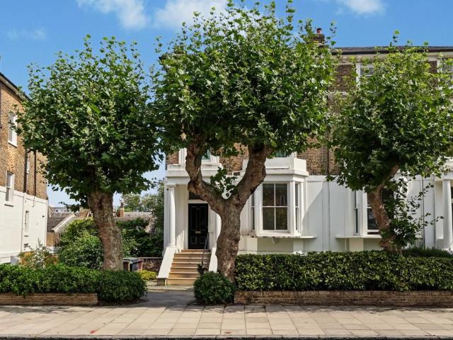 Flat for sale in Maitland Park, Greater London