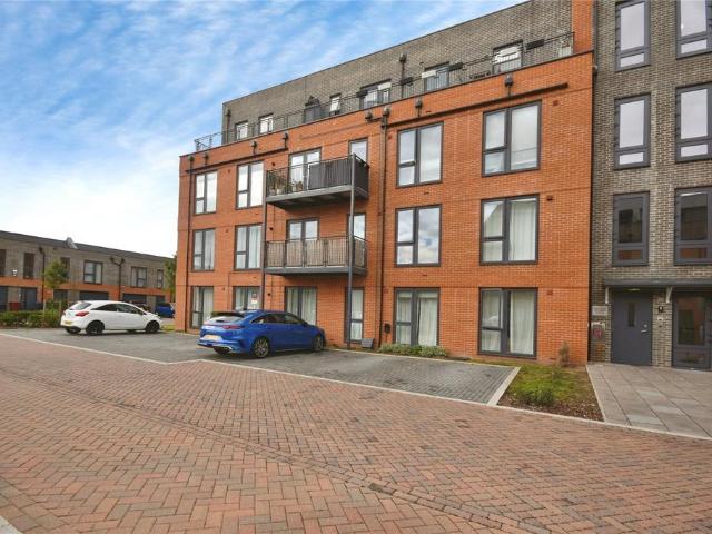 Flat for sale in Reading