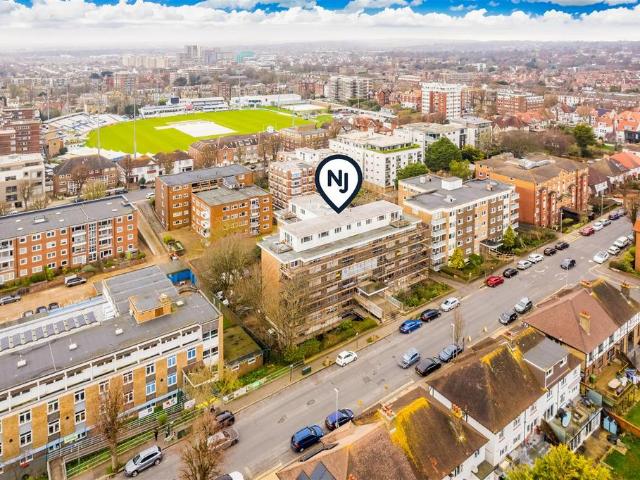 Flat for sale in Brunswick