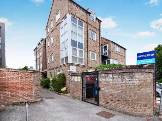 Flat for sale in High Field, York