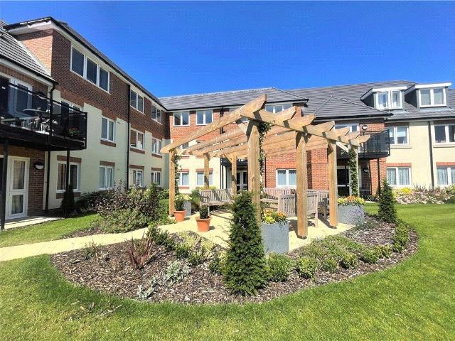 Flat for sale in Fleet, Hart