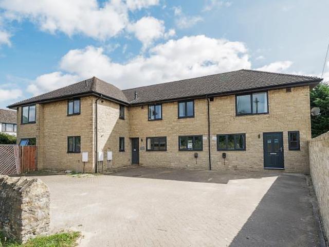 Flat for sale in Evershot, Oxfordshire