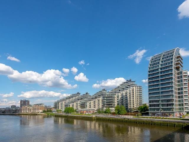Flat for sale in Battersea Reach, Greater London