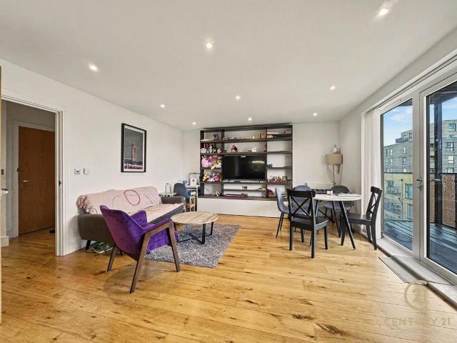 Flat for sale in Kingsbury, Greater London