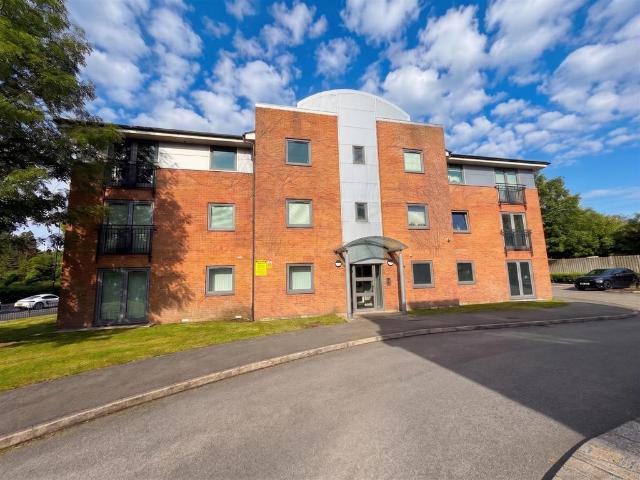 Flat for sale in Ashton upon Mersey, Trafford Park