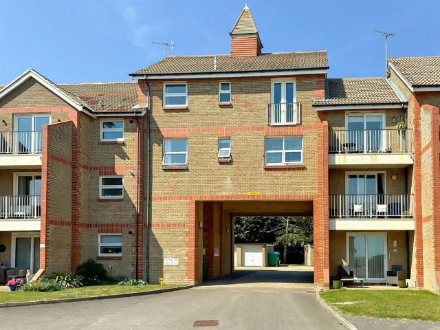 Flat for sale in Rustington, Clapham