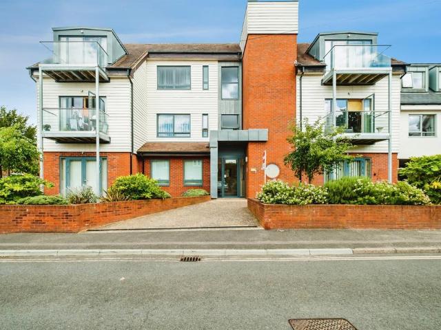 Flat for sale in New Town, Horsham