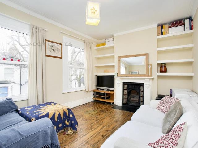Flat for sale in London Borough of Hammersmith and Fulham, Greater London