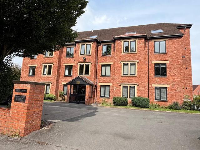 Flat for sale in Ladyes Hills, Green Close