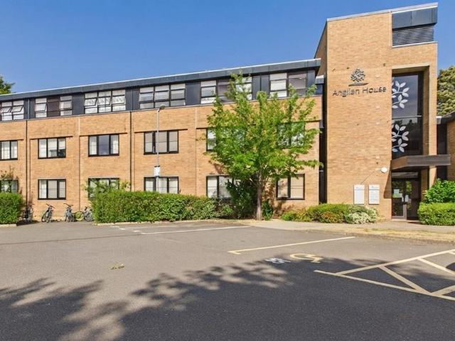 Flat for sale in Huntingdon