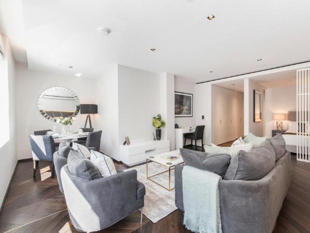 Flat for sale in Covent Garden, Mayfair