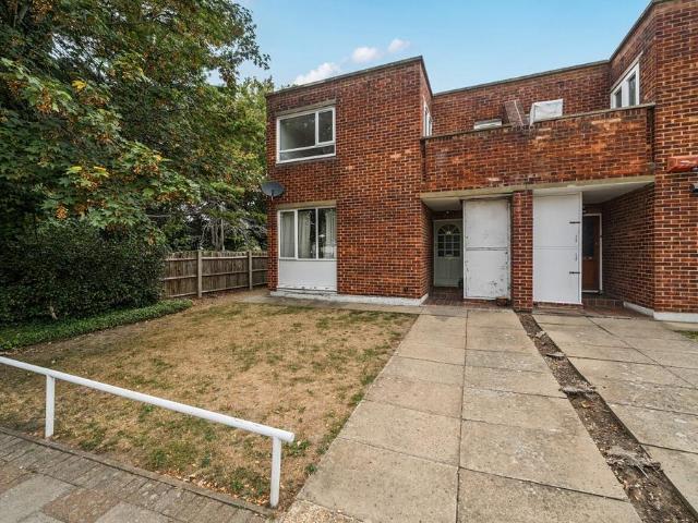 Flat for sale in Widmore Green, Greater London