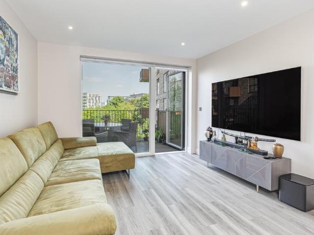 Flat for sale in Alperton, Greater London