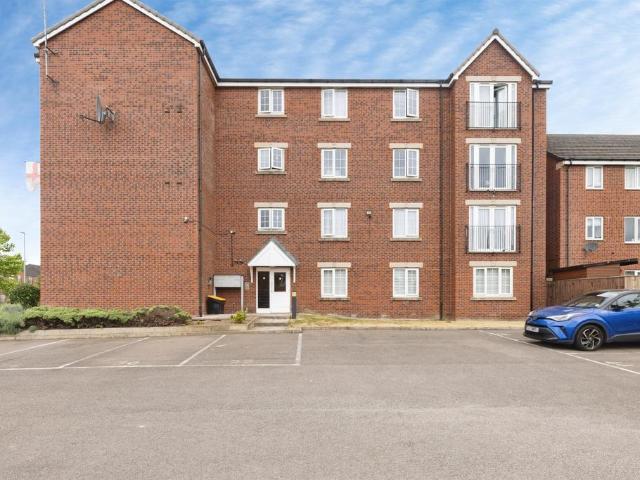 Flat for sale in Thorpe, West Yorkshire