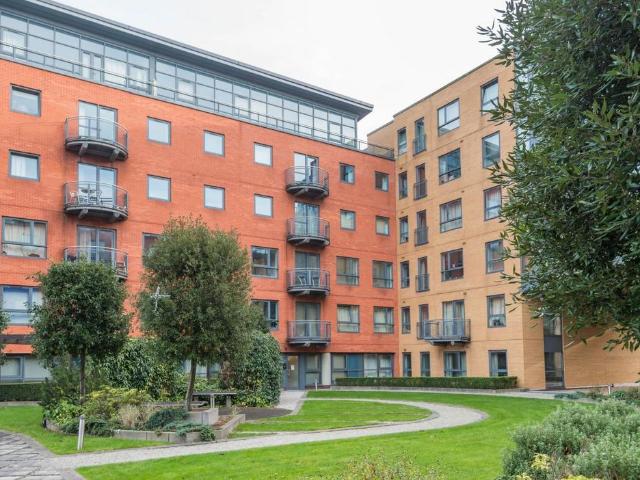 Flat for sale in Saint George's, South Yorkshire