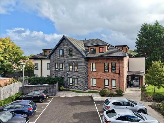 Flat for sale in Heswall, Liverpool City Region