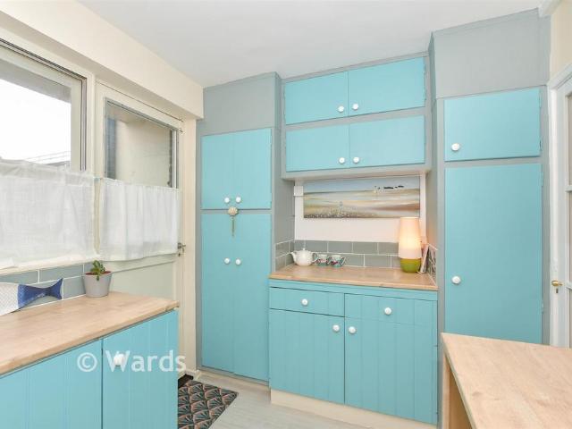 Flat for sale in Clarendon, Ash