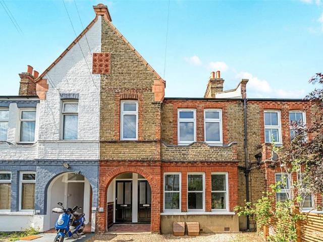 Flat for sale in London Borough of Lewisham, Greater London