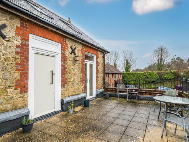 Flat for sale in Bolton Low Houses, Hampshire