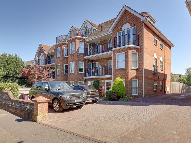 Flat for sale in West Worthing, Worthing