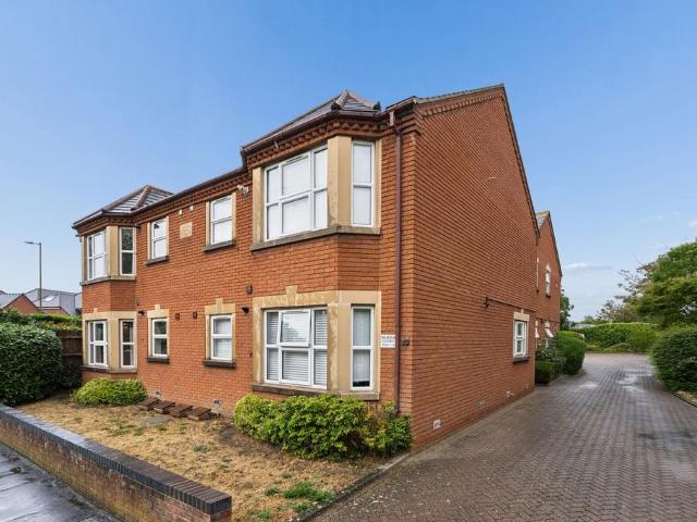 Flat for sale in King's Walden, Hertfordshire