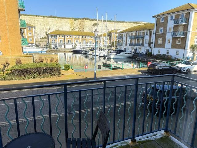 Flat for sale in Roedean
