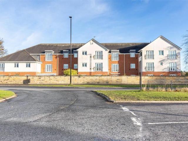 Flat for sale in North Gosforth, Newcastle Upon Tyne